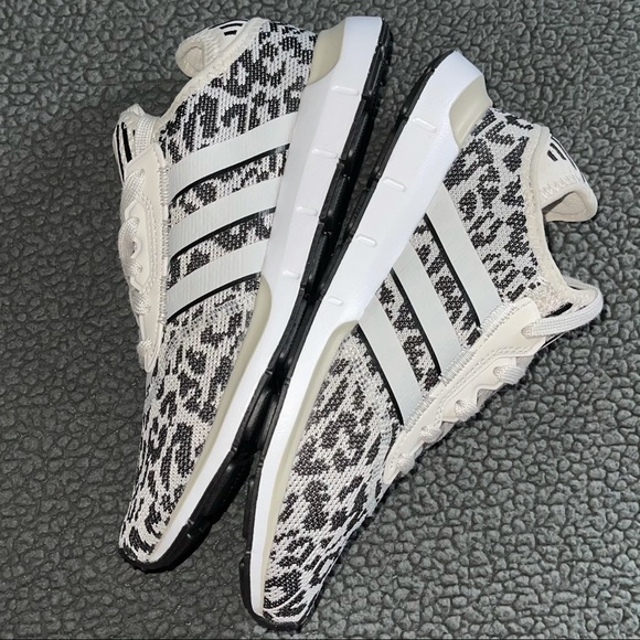 🚫SOLD🚫Adidas leopard / Cheetah shoes - Picture 3 of 9